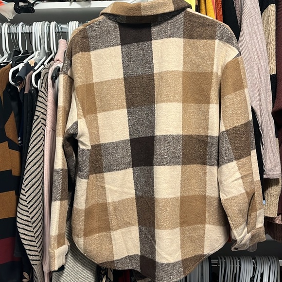 NWOT Brown Flannel Shacket - Picture 4 of 4